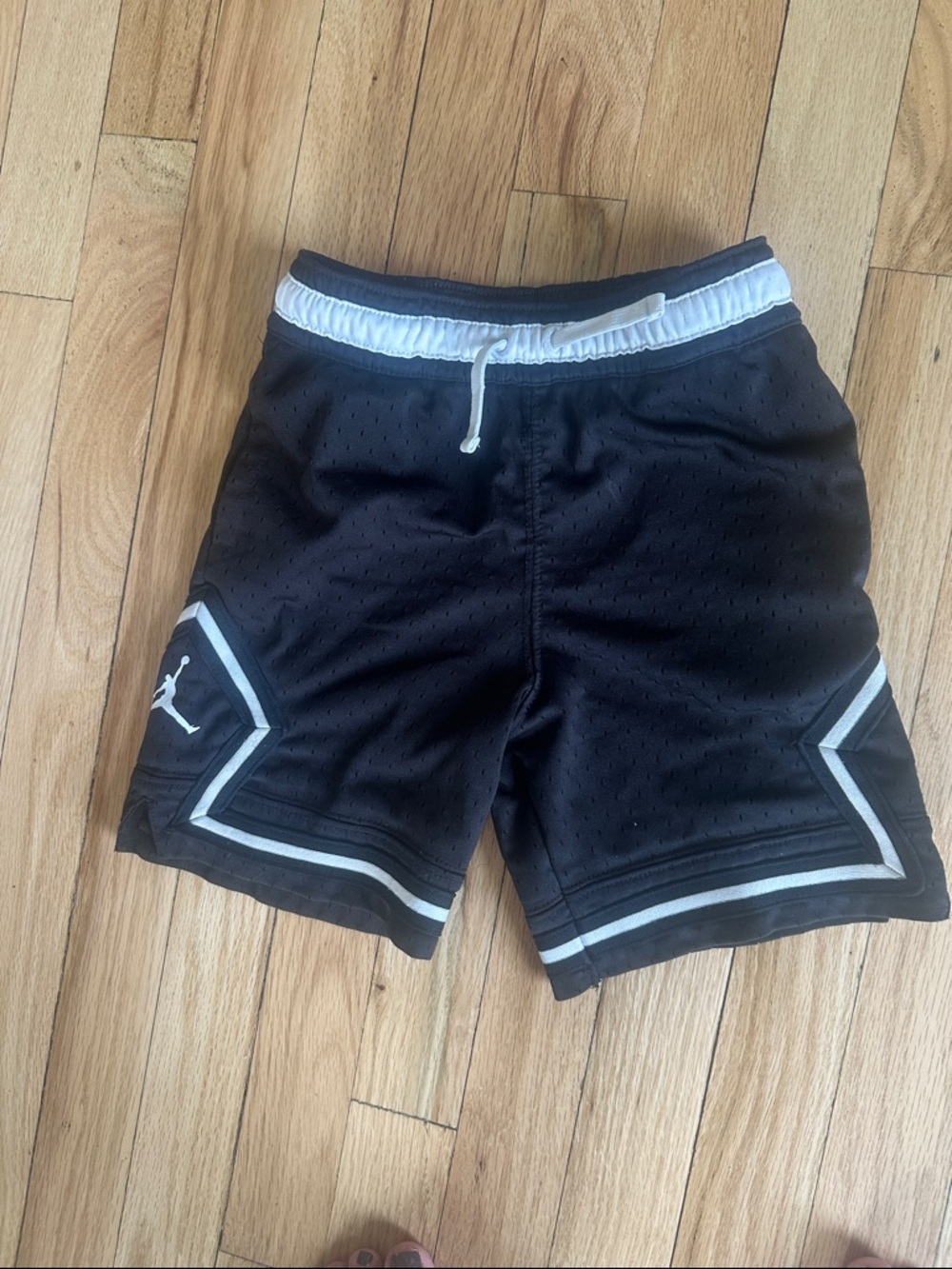 Jordan size 5-6 YRS